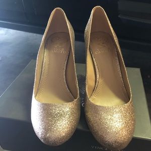 Vince camuto champagne color glitter heels size 7m